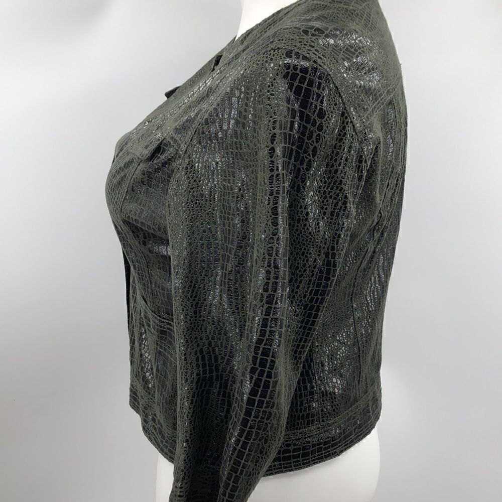 Ruby Rd alligator print snap button jacket - Picture 4 of 6